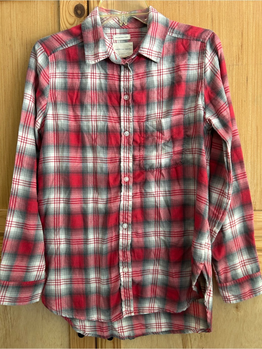 American Eagle Outfitters Boyfriend fit Red Gray White Plaid Flannel Shirt Sz S